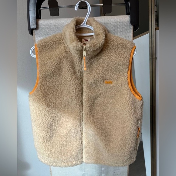 New! Levi’s Sherpa Fleece Vest – Women’s XS – Beige - Picture 2 of 13
